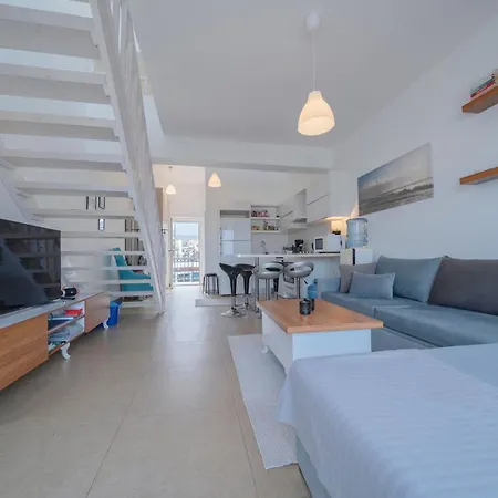 Modern Studio With Lovely Sea View شقة *