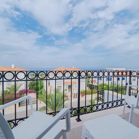 Modern Studio With Lovely Sea View Apartment