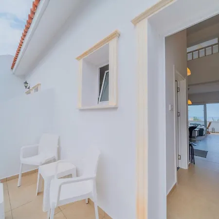 Modern Studio With Lovely Sea View *